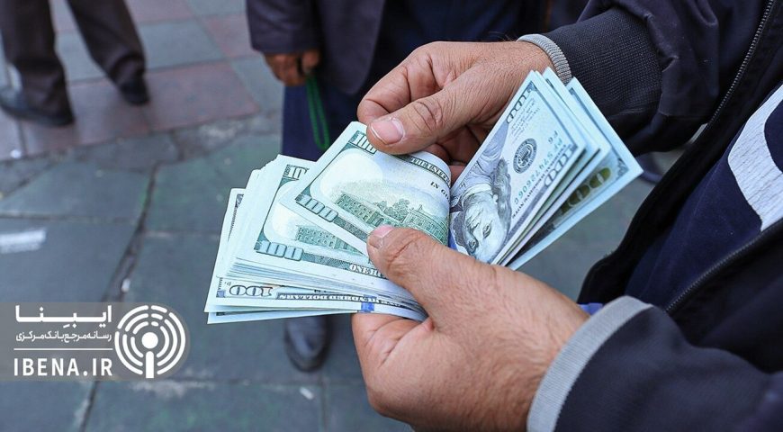 نقش انتظارات تورمی و «بیش‌واکنشی» در بازار ارز/ چرا نرخ دلار فراتر از ارزش ذاتی می‌رود؟