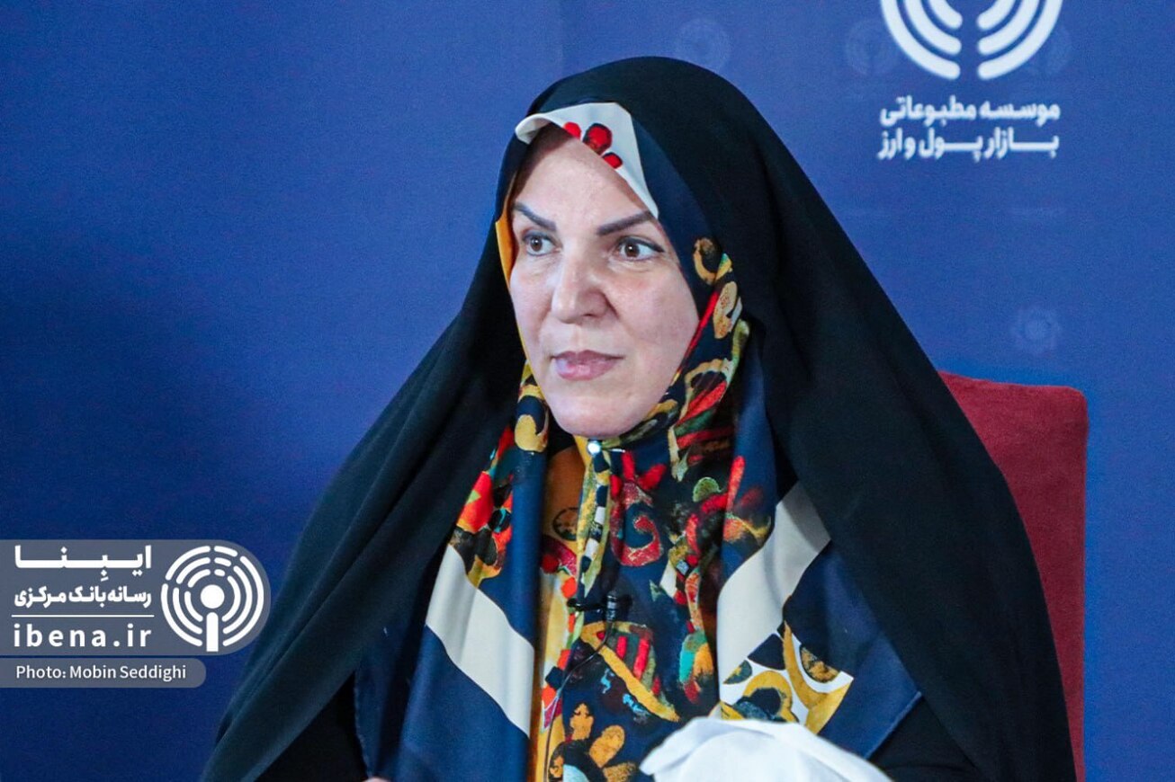 ۱۰ اقدام ضروری برای کنترل بازار ارز/ بروکراسی اداری مانع اجرای کامل سیاست‌های بانک مرکزی می‌شود