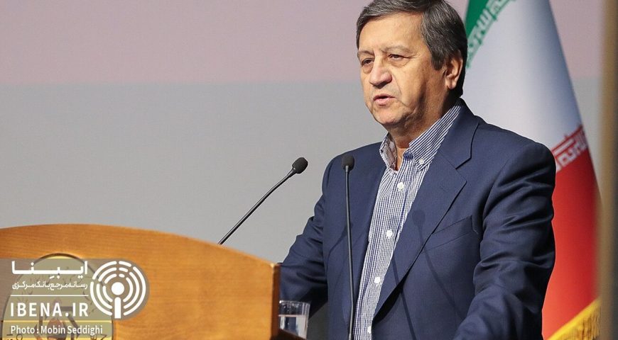 همتی: ثبات را به بازار ارز برمی‌گردانم/ معیشت مردم اولویت بانک مرکزی است