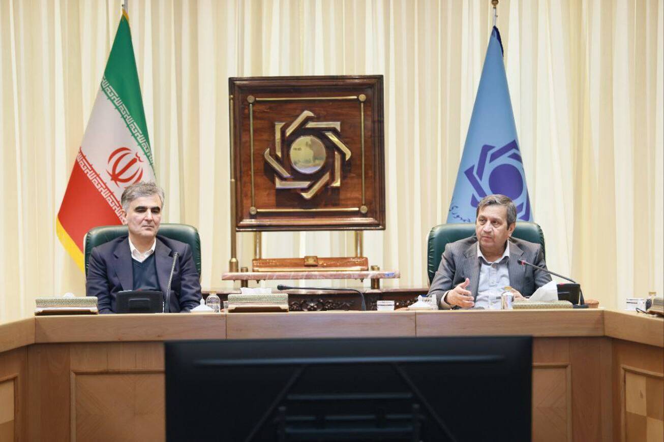 ثبات اقتصادی با کنترل تورم و مدیریت نرخ ارز به دست می‌آید/ تلاش همگانی برای آرامش مردم