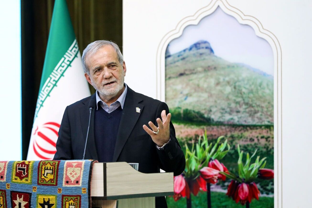 رئیس جمهور: یارانه ارزی را به مصرف‌کننده نهایی می‌دهیم