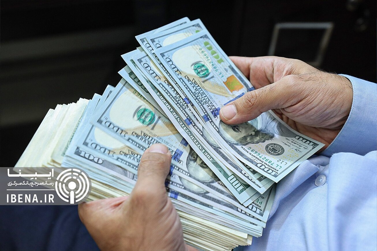 شنبه ۲۱۵ میلیون دلار در بازار ارز تجاری مرکز مبادله ایران معامله شد
