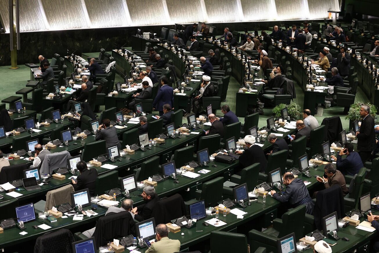 مجوز مجلس به دولت برای دریافت ۲۰ میلیارد یورو فاینانس