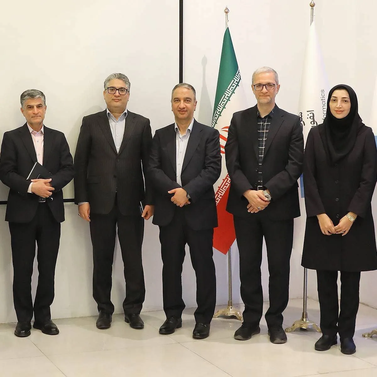 بازنگری در راهبردهای عملیاتی بانک مرکزی و هلدینگ ملی انفورماتیک