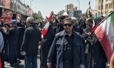 حضور رئیس کل بانک مرکزی در آیین تشییع رهبر شهید