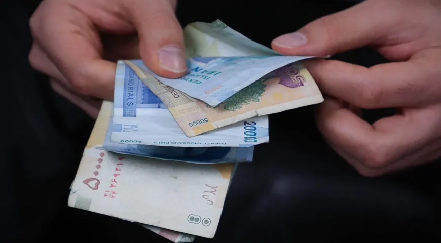 بانک مرکزی ترمز خلق پول را کشید