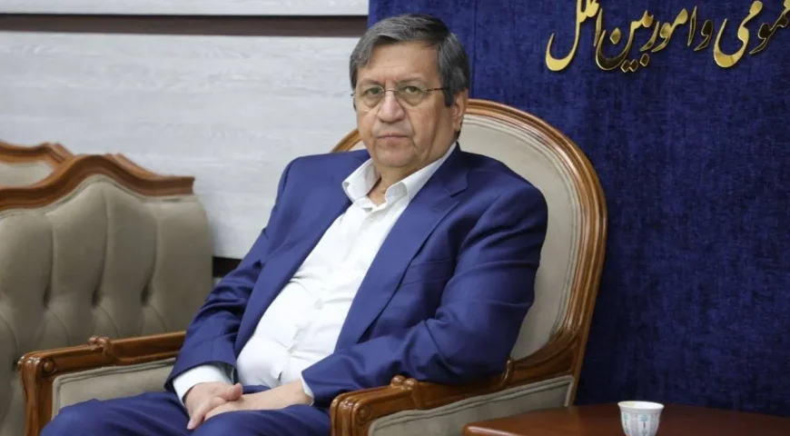 همتی: ارزپاشی نمی‌کنیم؛ هر میزان نیاز باشد در حاشیه بازار میفروشیم