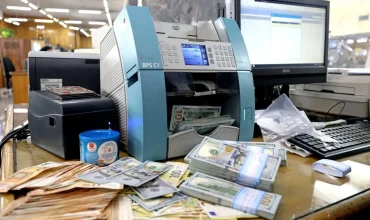 عرضه ۲ میلیارد دلار اسکناس به بازار در راستای مدیریت بازار ارز/ آغاز فروش یک میلیارد دلار از امروز