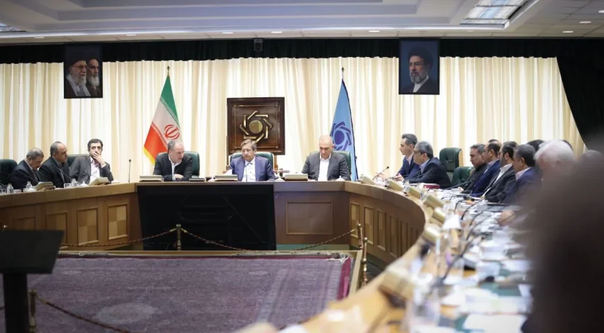 تذکر جدی همتی برای مبارزه با پولشویی در بانک‌ها