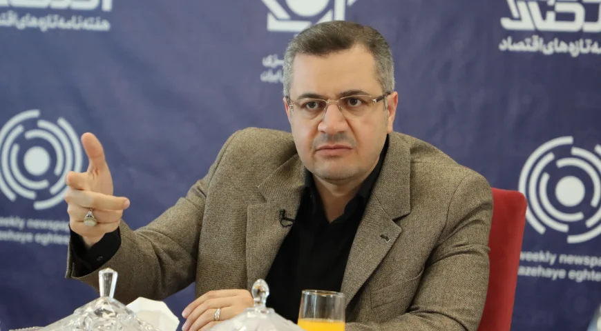 بخش مهمی از نوسانات ارز ریشه سیاسی دارد