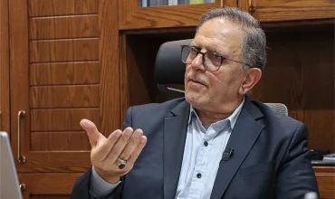 سیف: ذی‌نفعان روند‌های فاسد مانع خروج بانک‌ها از بنگاه‌داری می‌شوند
