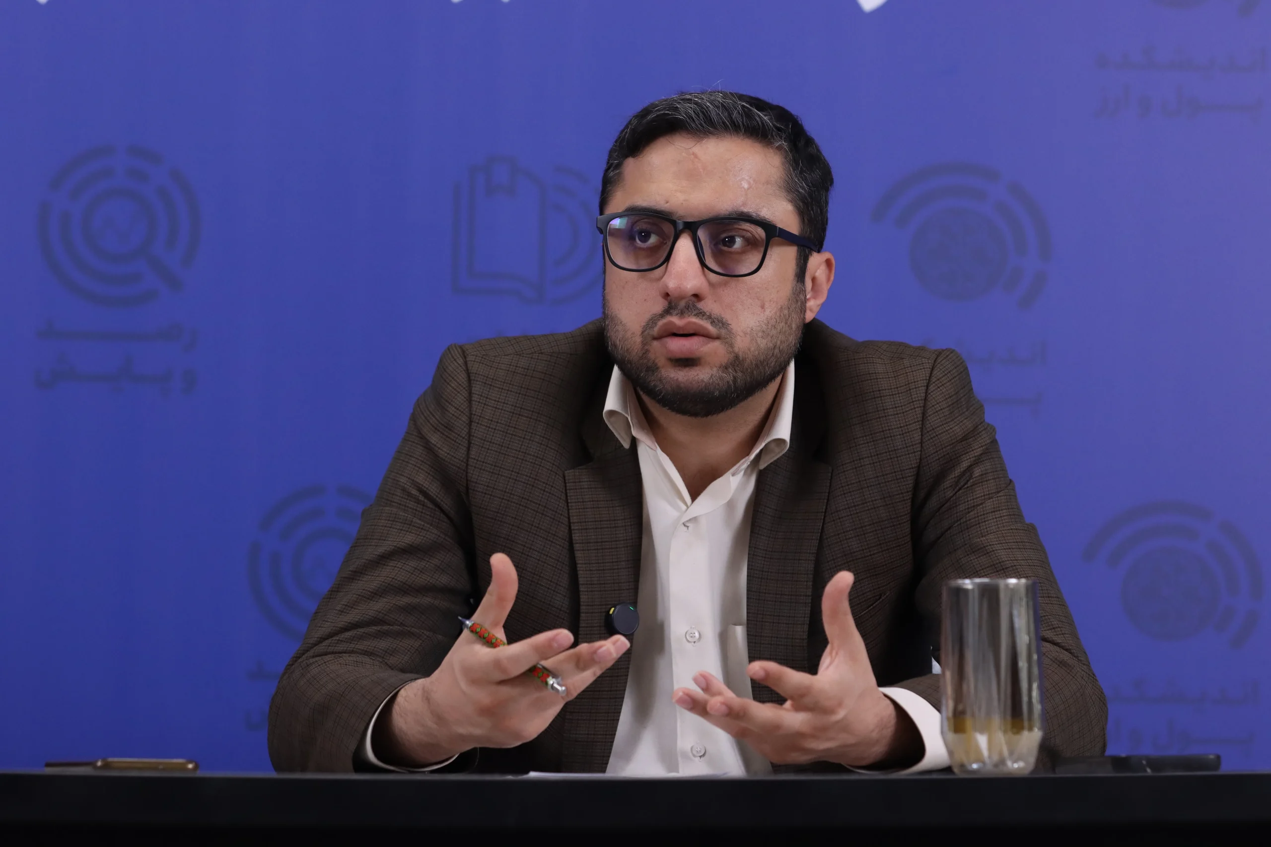 جنگ از دو مسیر به بازار ارز فشار وارد می‌کند