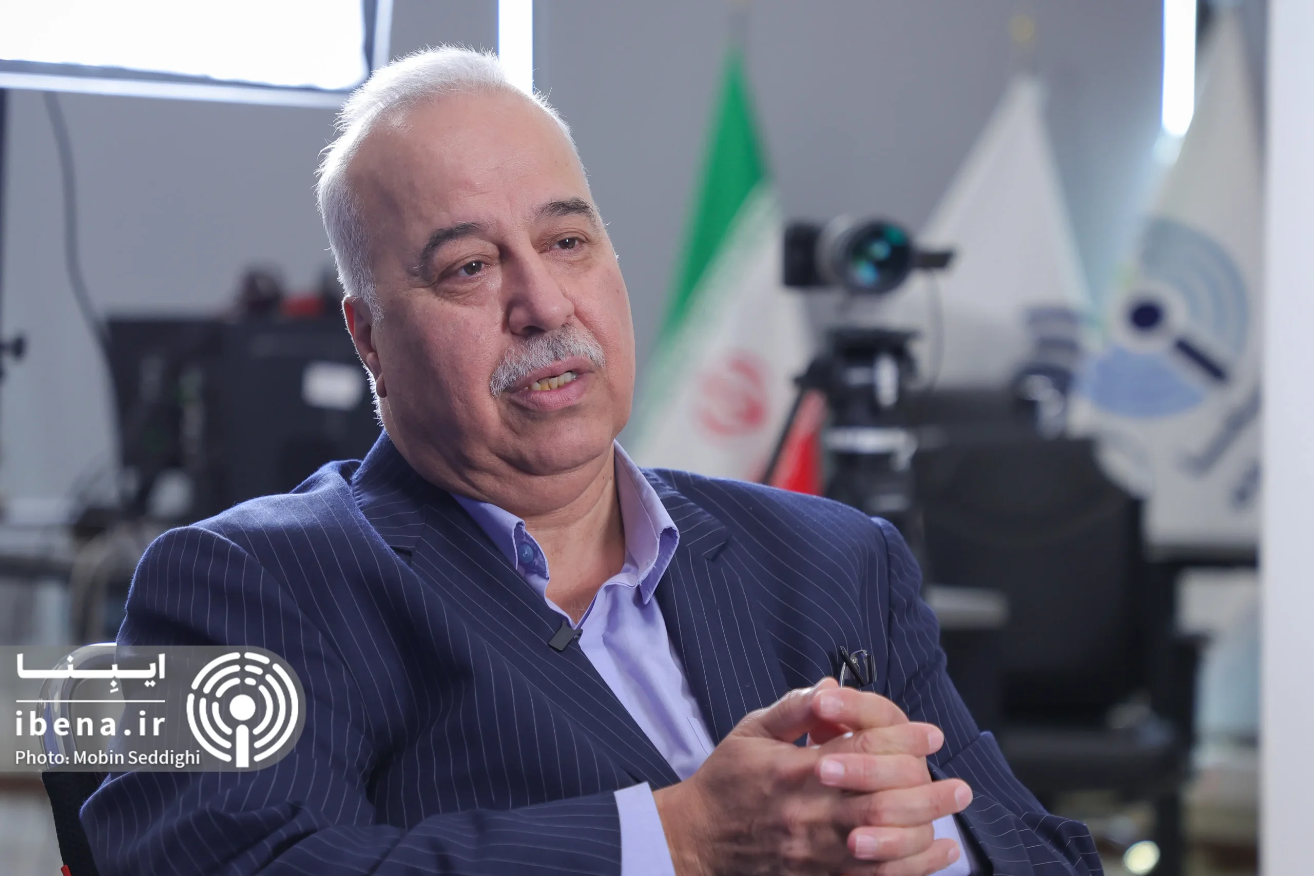 مشکلات اقتصادی با تنش‌زایی در جامعه حل نمی‌شود
